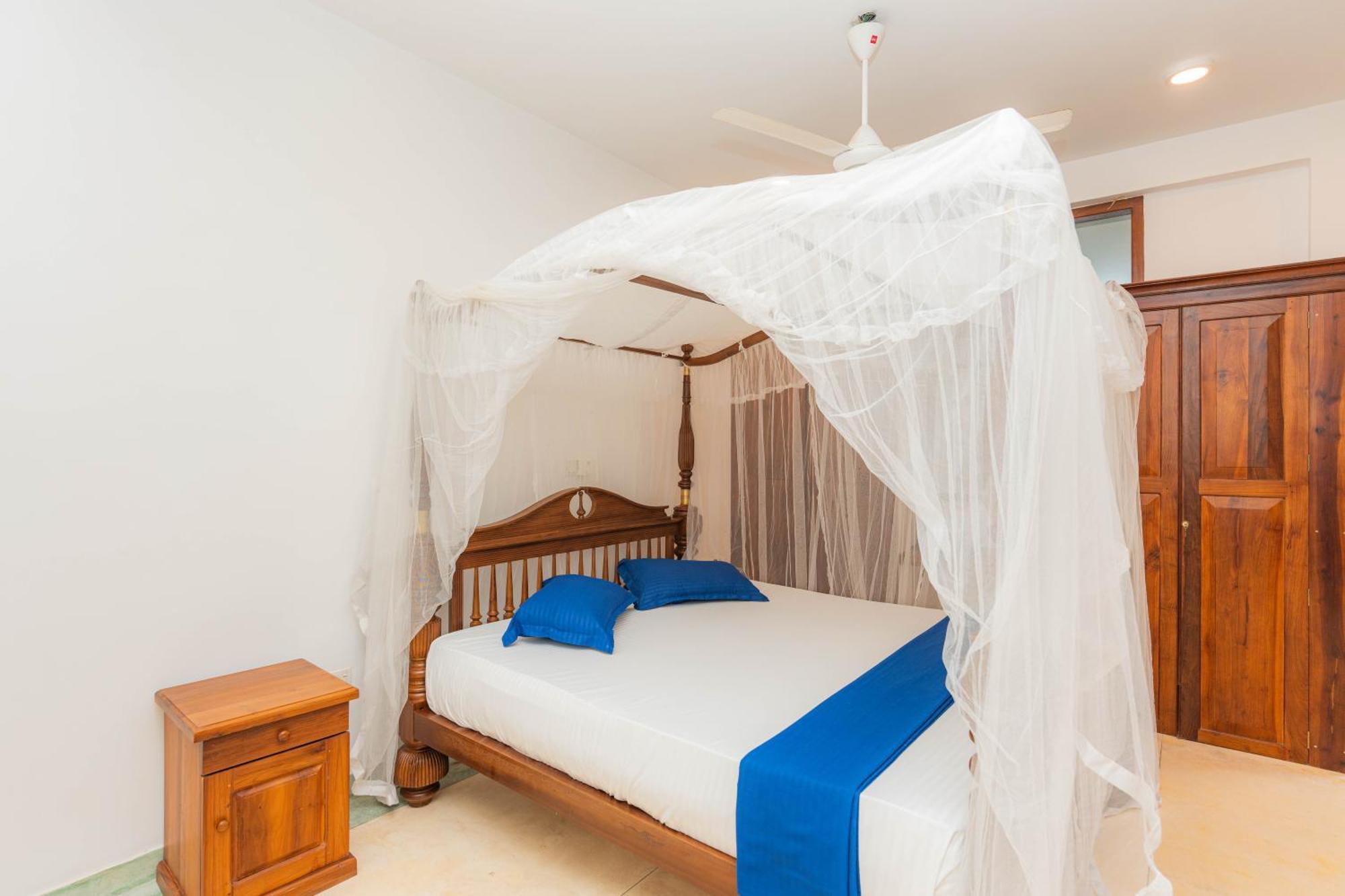 Hotel Coconut Bar Sea Lodge 베루왈라 외부 사진