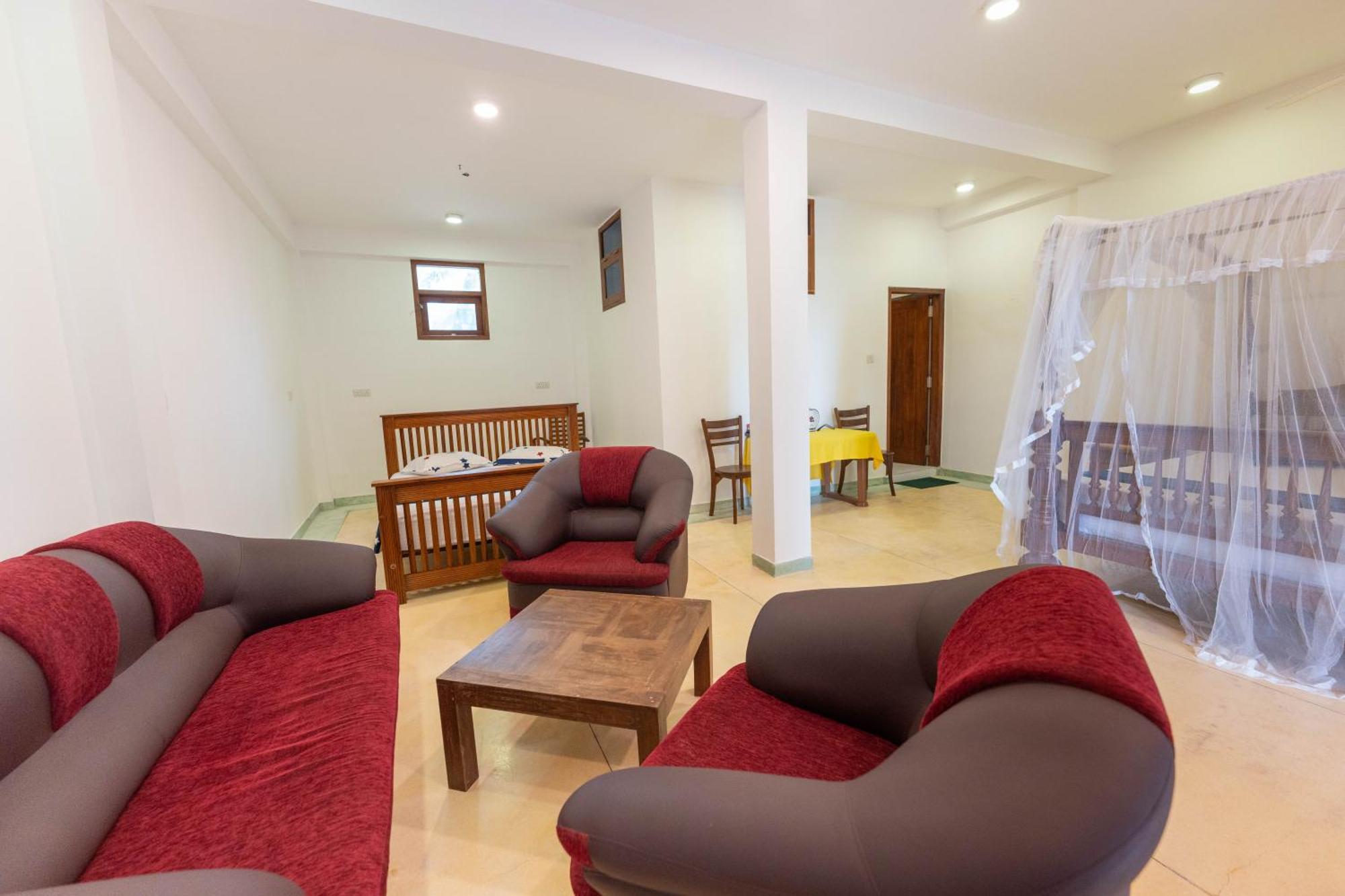 Hotel Coconut Bar Sea Lodge 베루왈라 외부 사진