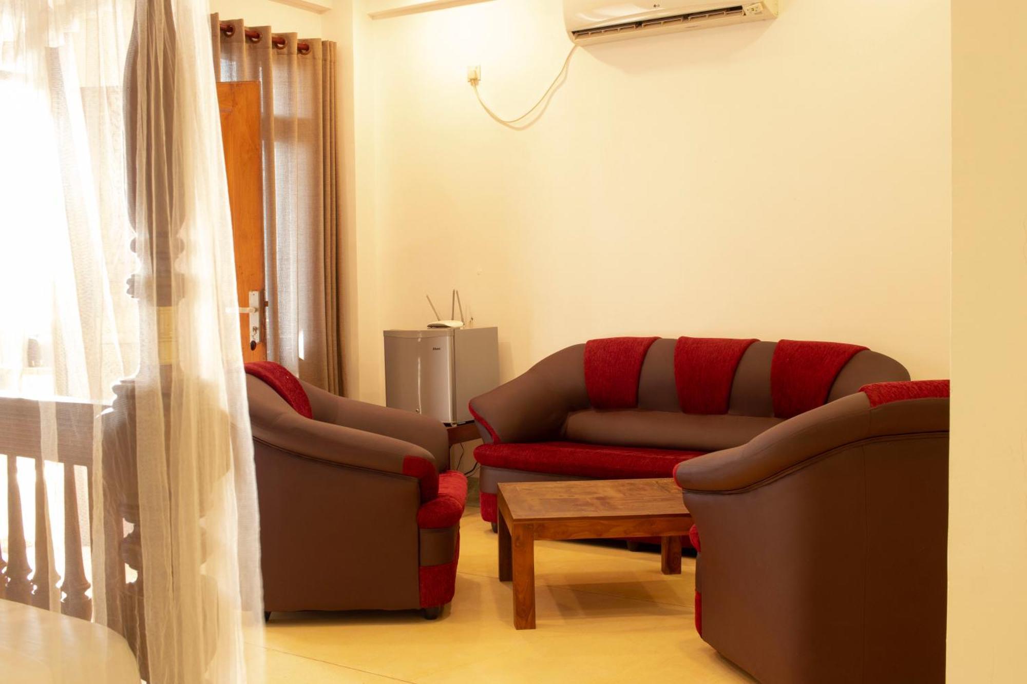 Hotel Coconut Bar Sea Lodge 베루왈라 외부 사진