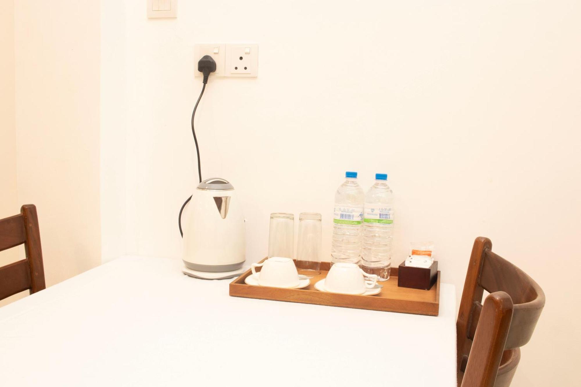 Hotel Coconut Bar Sea Lodge 베루왈라 외부 사진