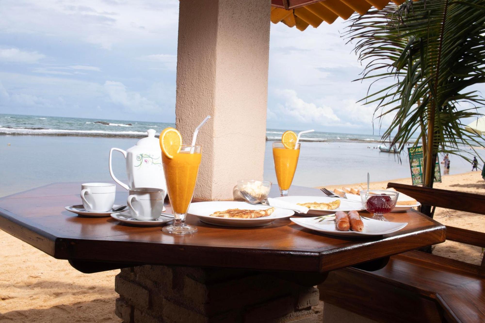 Hotel Coconut Bar Sea Lodge 베루왈라 외부 사진