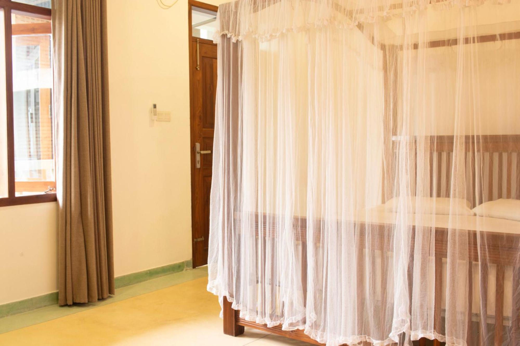 Hotel Coconut Bar Sea Lodge 베루왈라 외부 사진