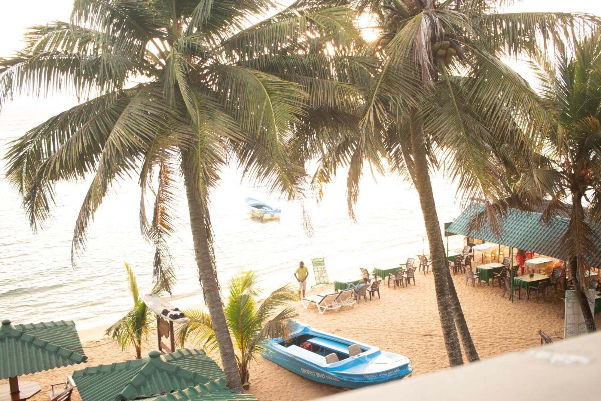 Hotel Coconut Bar Sea Lodge 베루왈라 외부 사진
